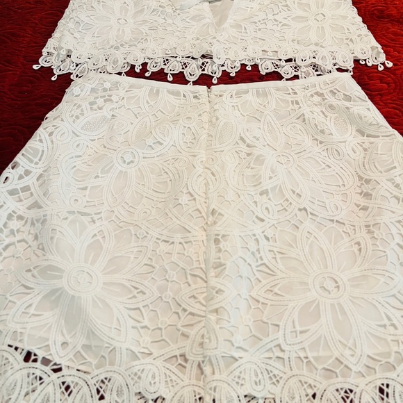 SAYLOR White Lace Two Piece Set - Picture 5 of 13
